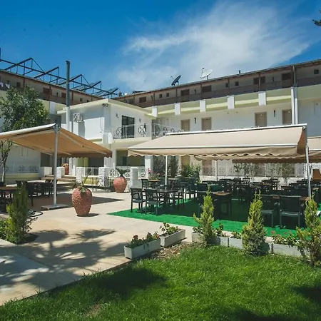 Dinara Garden Hotel 3*