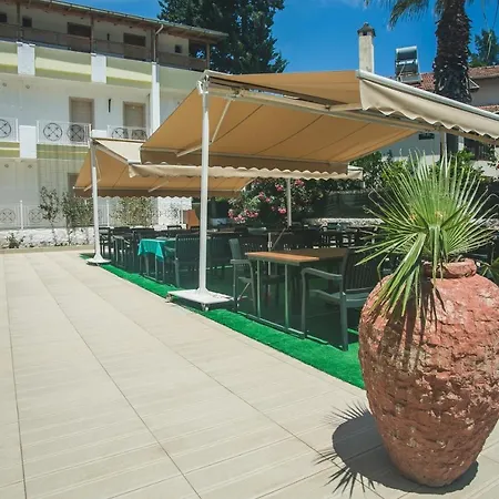 Dinara Garden Hotel 3*